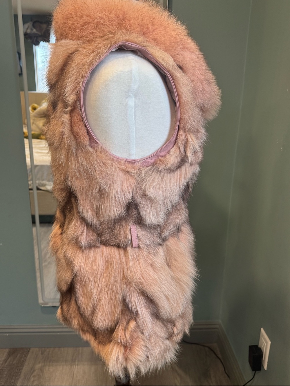 Vintage Real Fox Fur blush excellent condition vest - Picture 4 of 8